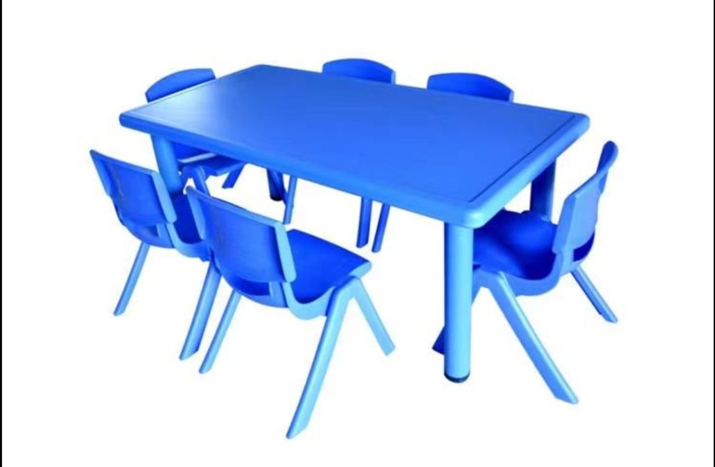 KID-CHAIRS-AND-TABLE-BLUE-1024x668